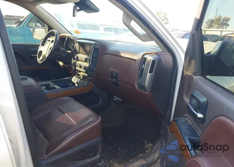 2015 Chevrolet Silverado 1500 High Country z USA, uszkodzony, nr VIN 3GCUKTEJ2FG350572